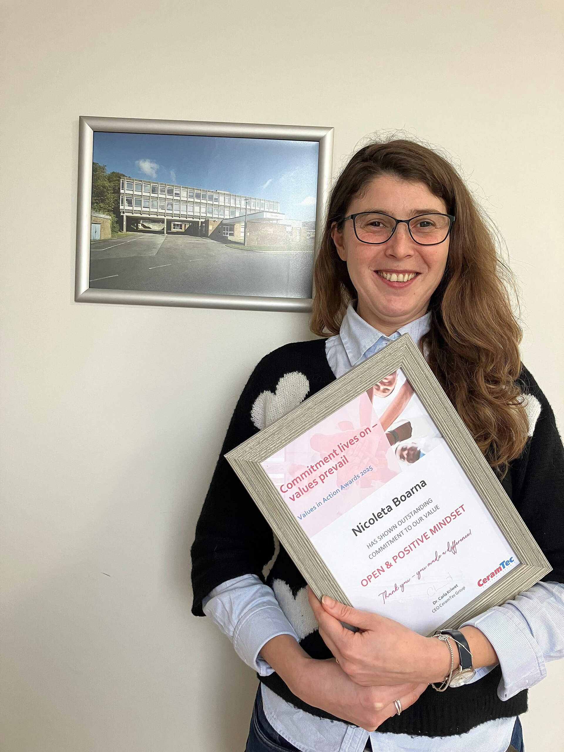 Nicoleta Bourna erhält den CeramTec Value Award "Open & positive mindset" 2025