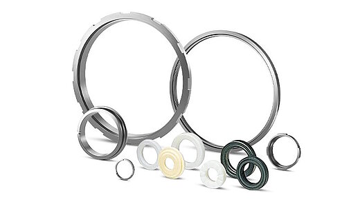 Composants d'étanchéité pour pompes industrielles sur fond blanc