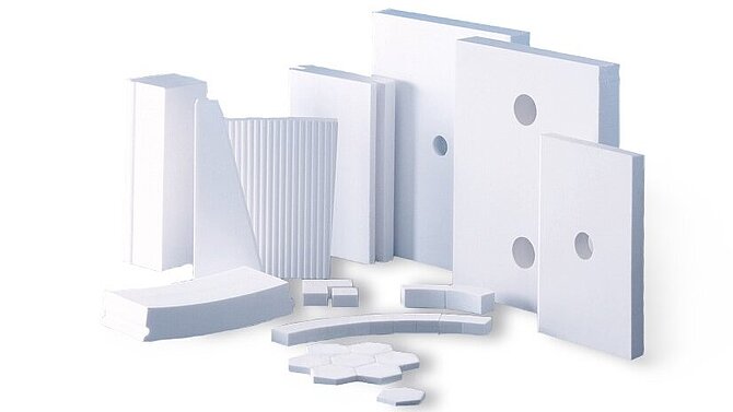 Weiße Verschleißschutz Platten von CeramTec