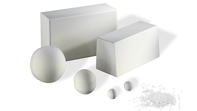 Billes, boules et revêtements de broyage en stéatite et alumine