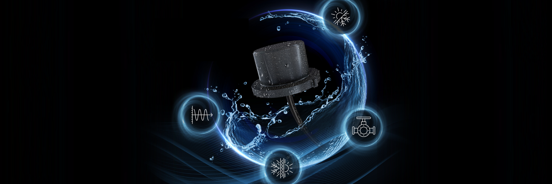 Flüssigkeitsgekoppelter CeramSense Ultraschall-Durchflusssensor vor schwarzem Hintergrund