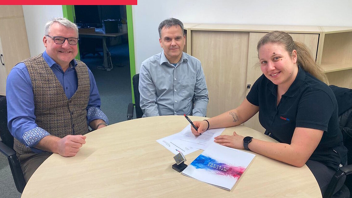 Unterzeichnung der Bildungspartnerschaft zwischen CeramTec und der JSR Hersbruck