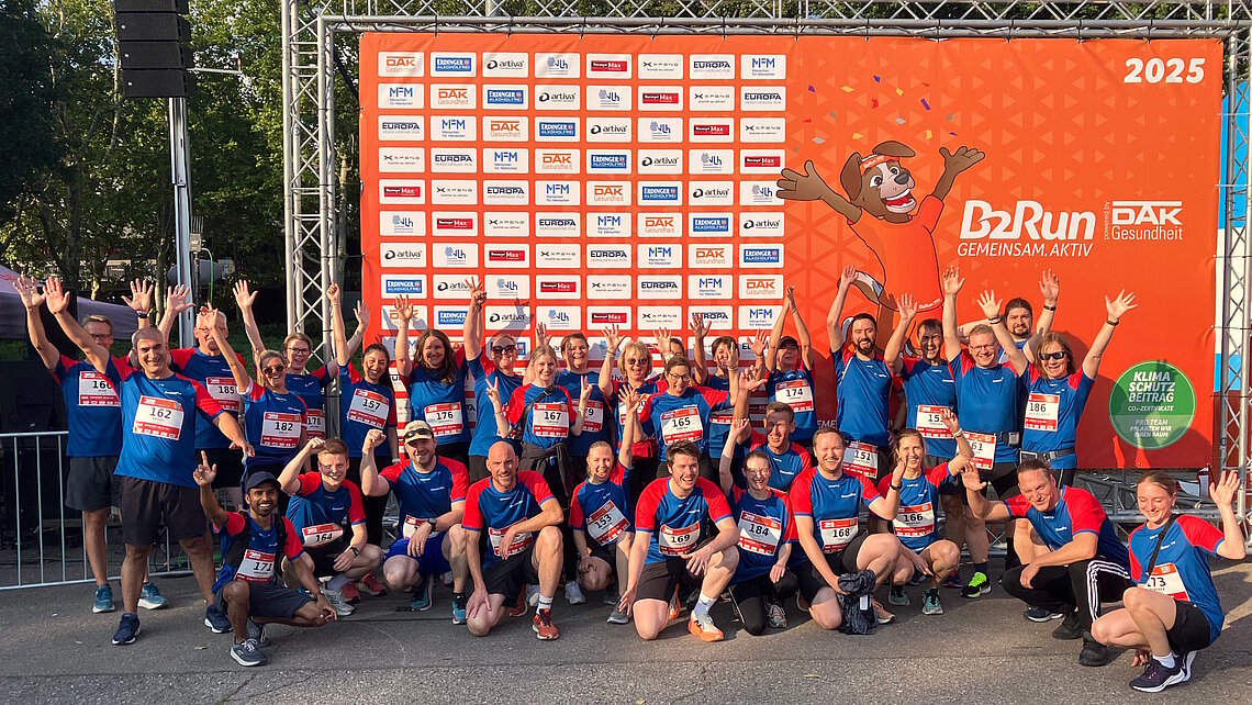 33 Läuferinnen und Läufer von CeramTec beim B2Run-Lauf 2025 in Stuttgart