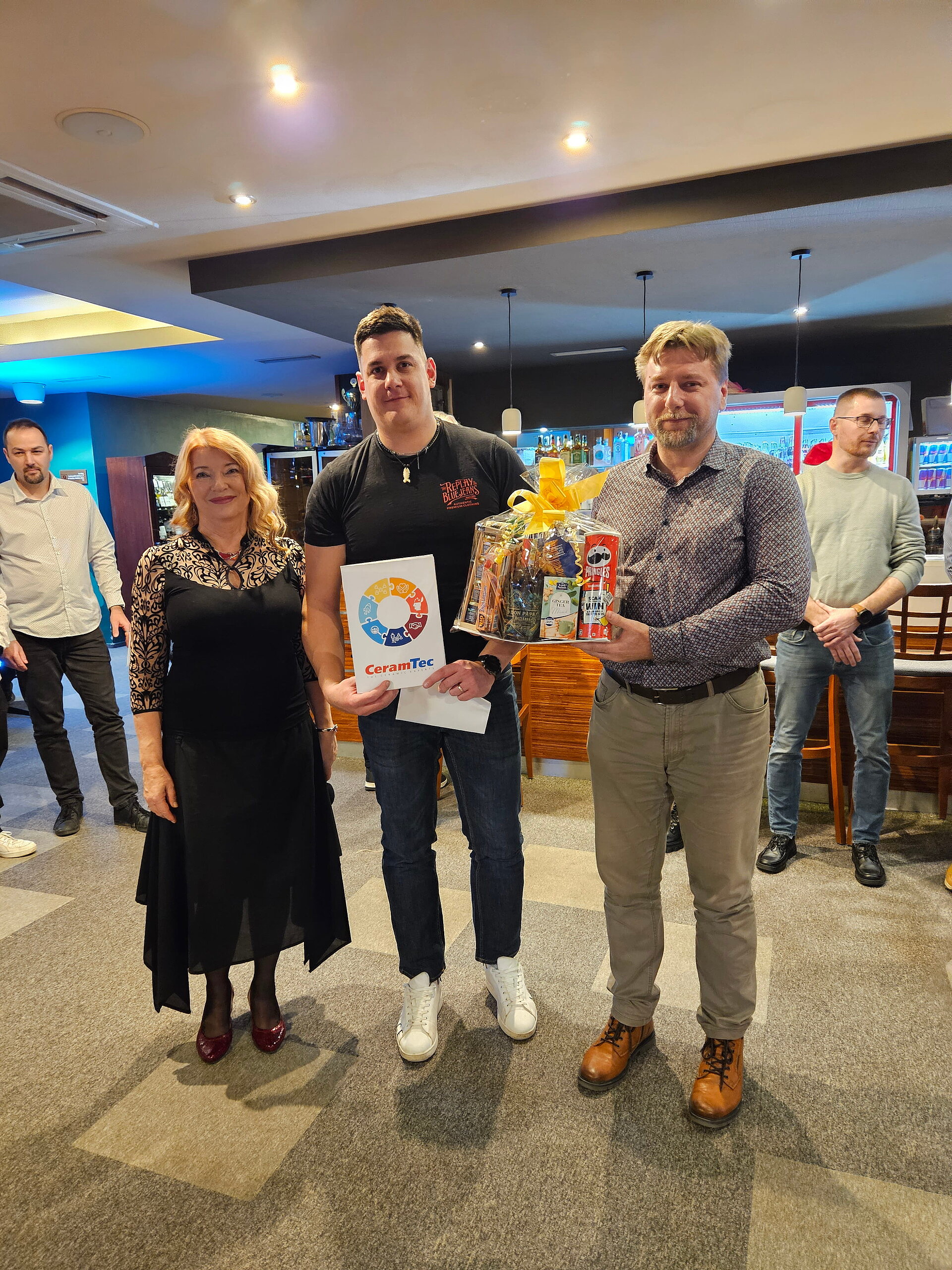Michal Skýpala receives the CeramTec Value Award "Accountability" 2025 from Zuzana Kondelkova and Milan Korčák